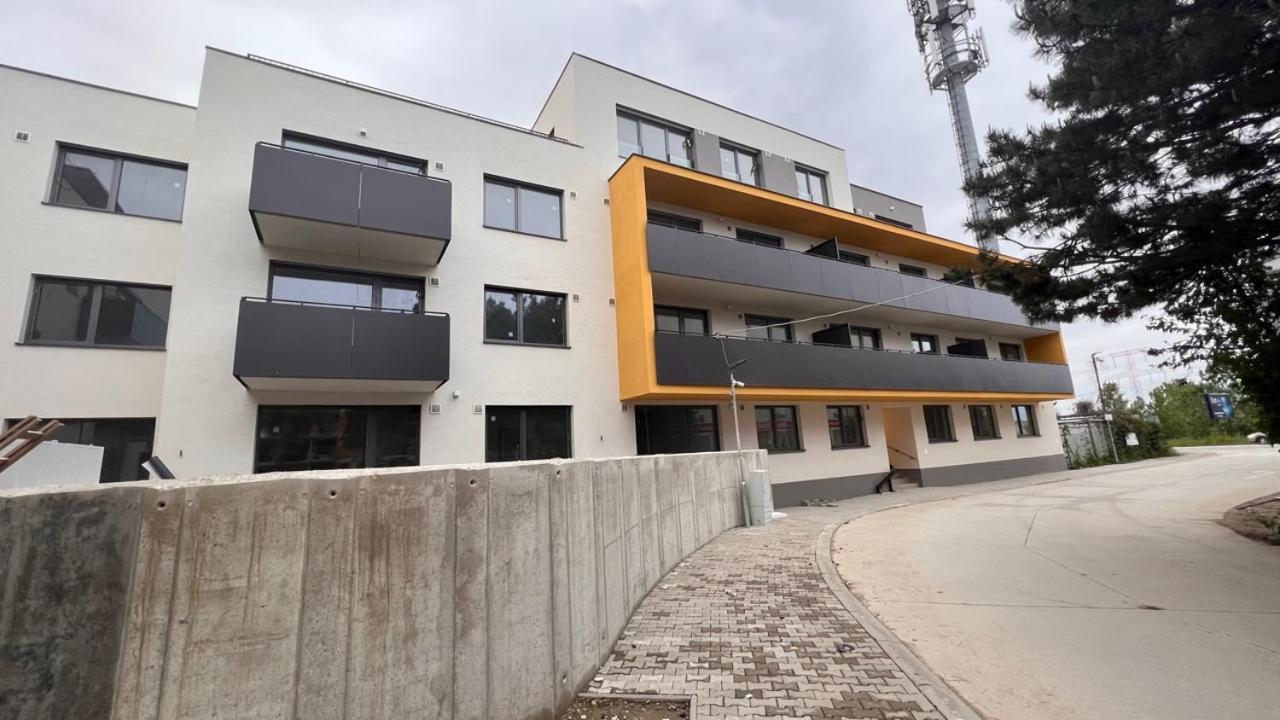 Air-Conditioned 2 Room Apartment, With Terrace, Rovinka, 302 Exteriör bild