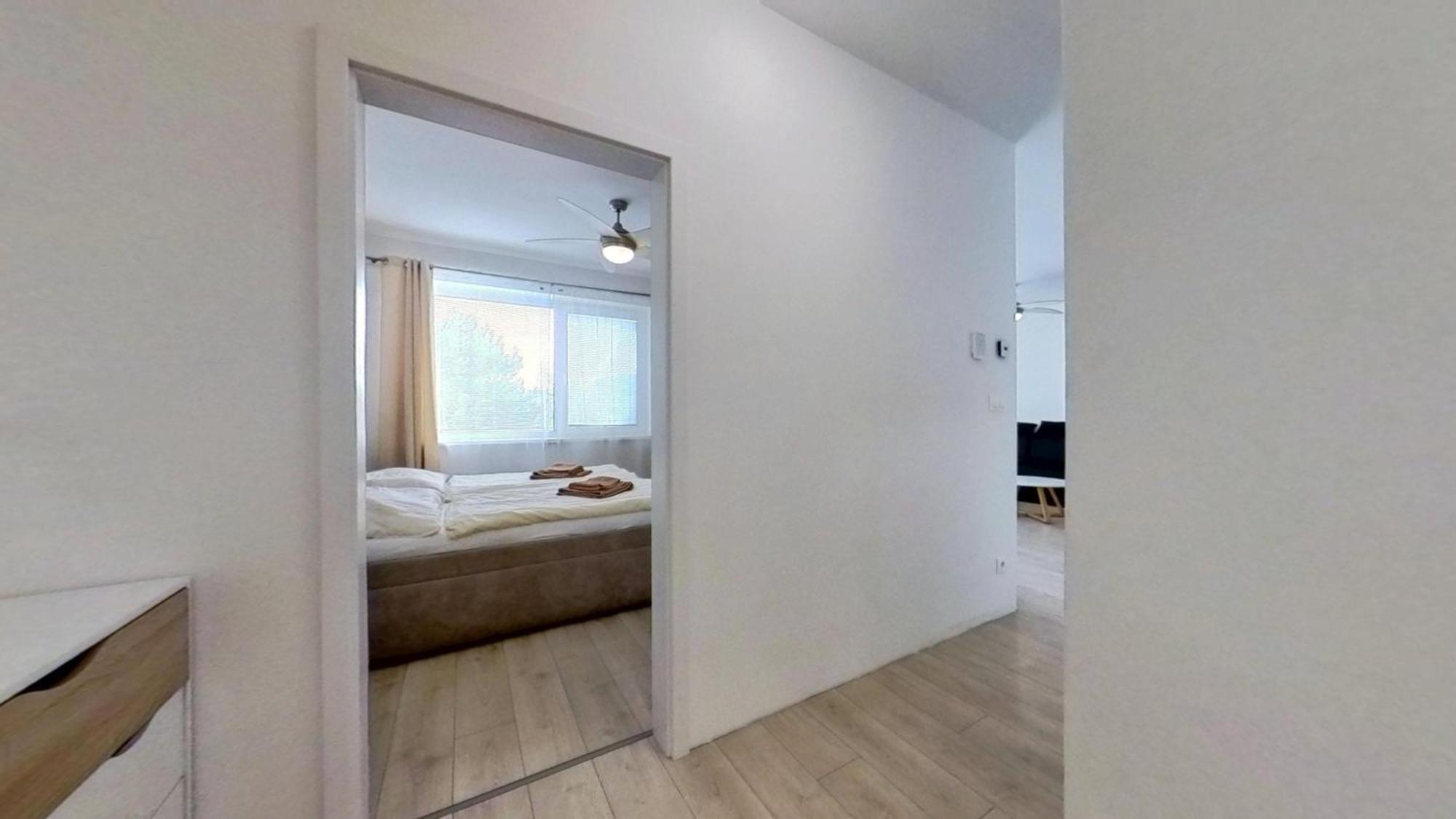 Air-Conditioned 2 Room Apartment, With Terrace, Rovinka, 302 Exteriör bild