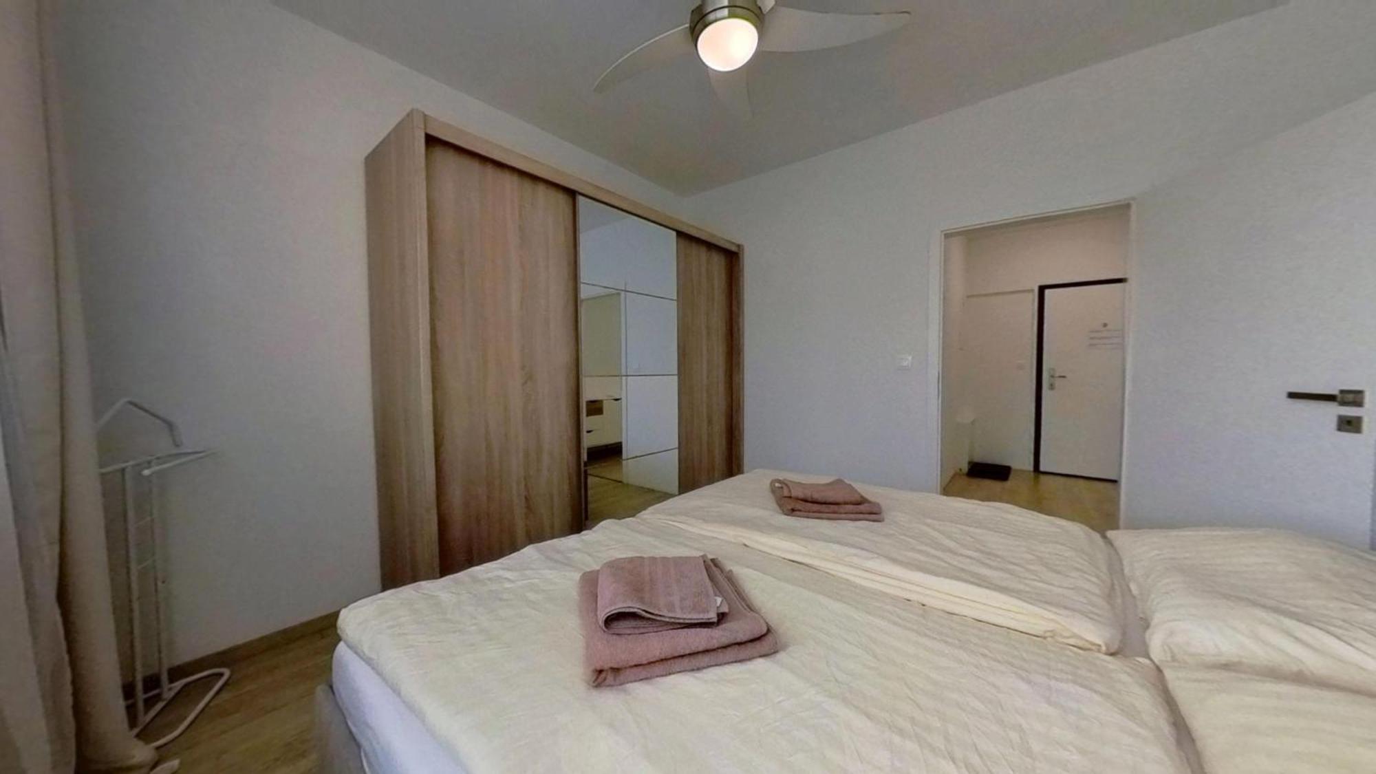 Air-Conditioned 2 Room Apartment, With Terrace, Rovinka, 302 Exteriör bild